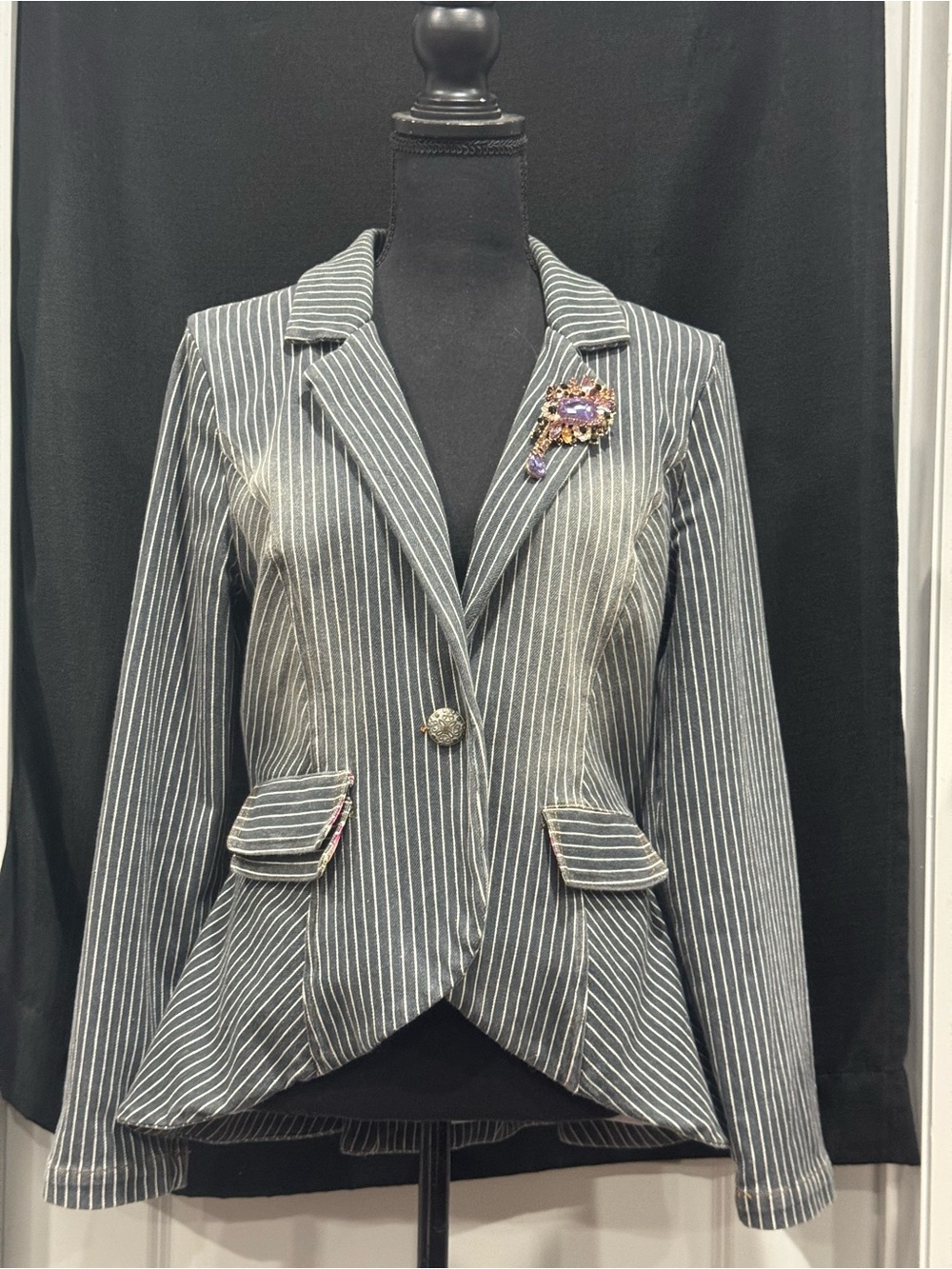 Arrata distressed gray/blue pinstriped jacket